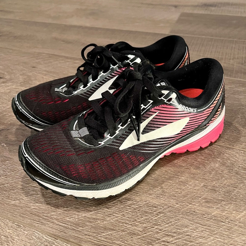 Brooks Women's Ghost 10 size 8.5